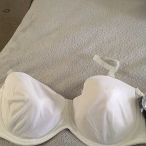 Seamless strapless bra